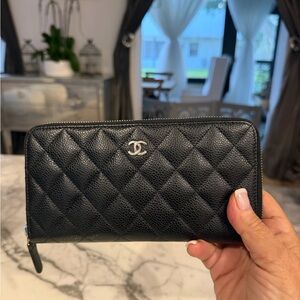 CHANEL Black Quilted Zipper Wallet